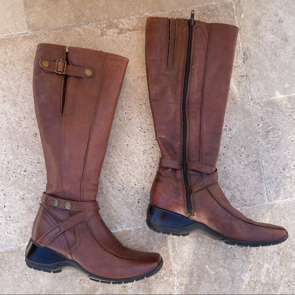 CLARKS •Tall Brown, Square Toe, Full Zip Leather Boots Sz 6 - Picture 7 of 11